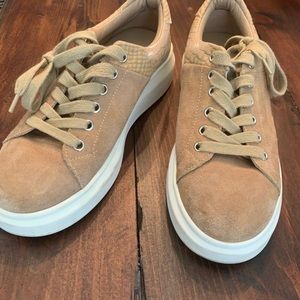 Women’s J/slides NYC Tan Suede Sneakers, Size 6